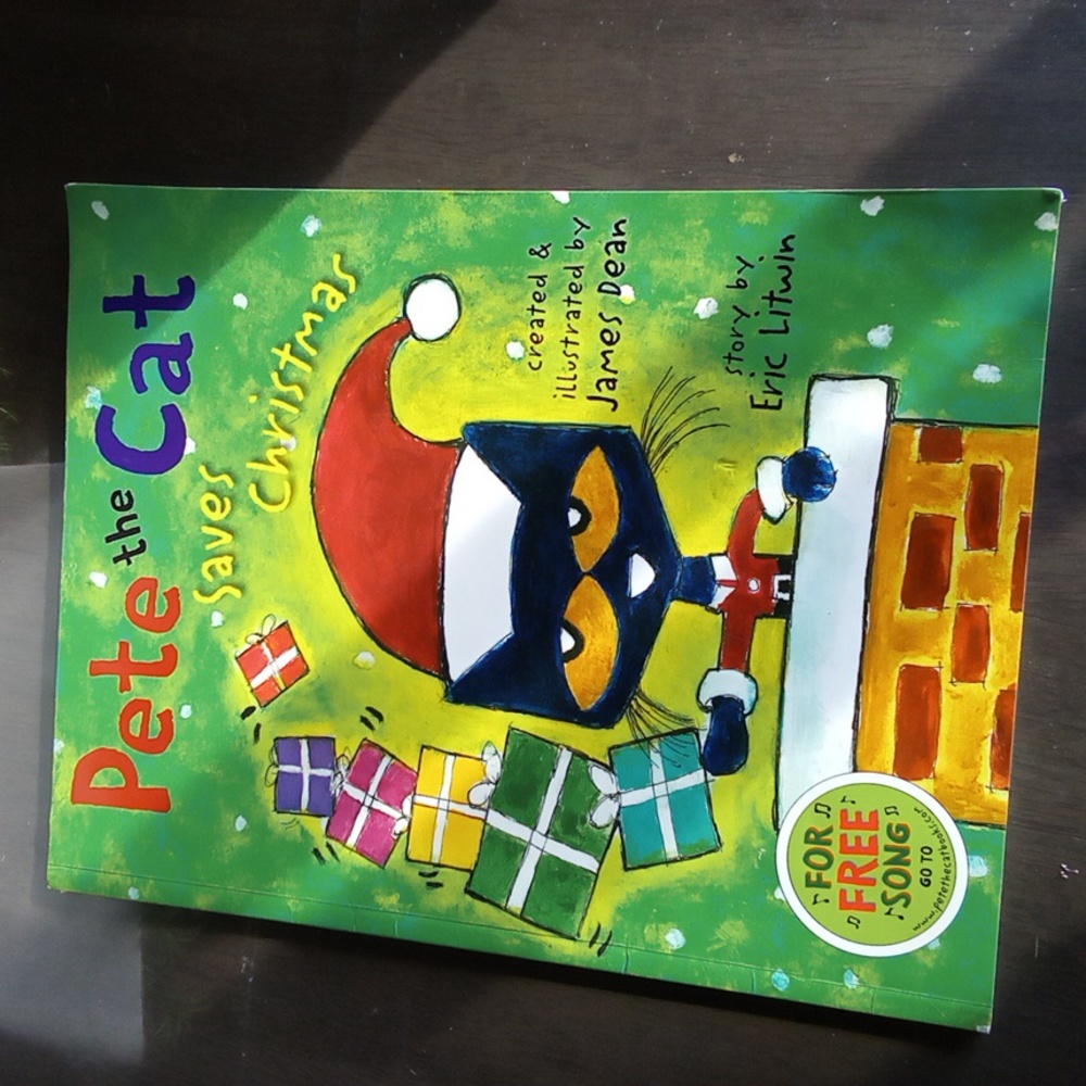 Pete the Cat Saves Christmas Story Book
